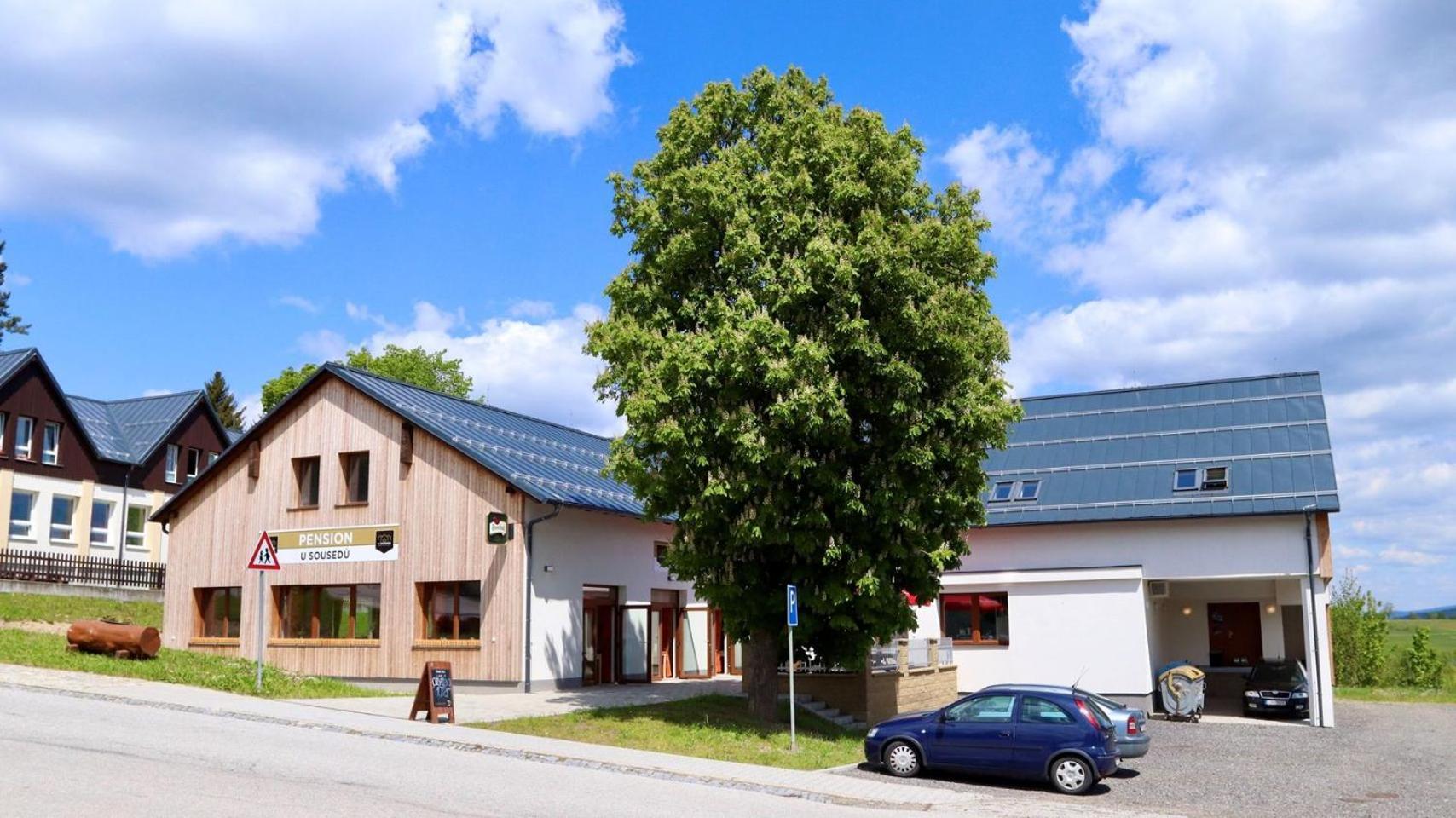 Penzion A Restaurace U Sousedu Strazny Exterior foto